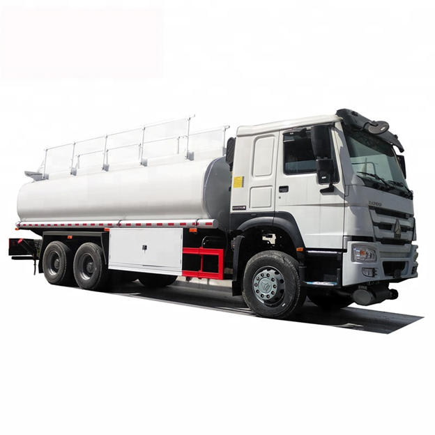 12 000 Water Truck